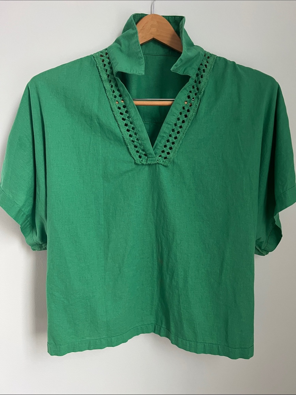 Liz Claiborne | Kelly Green V-Neck Crochet Trim Dolman Sleeve Tunic Size XL - Picture 9 of 16